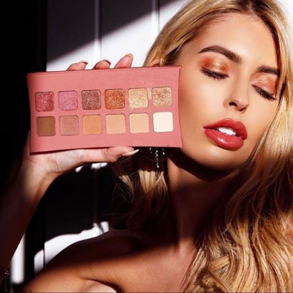 💗ILLAMASQUA Unveiled Artistry Eyeshadow Palette - Picture 9 of 13